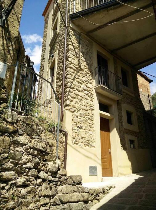 Casa Torre Con Terrazza Panoramica Vila Futani Exterior foto
